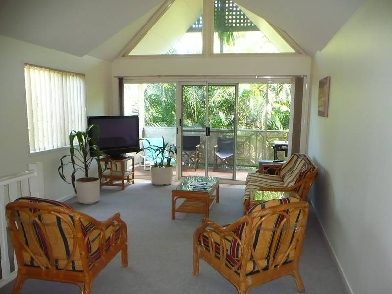 OPPOSITE LAKE DOONELLA Picture 2