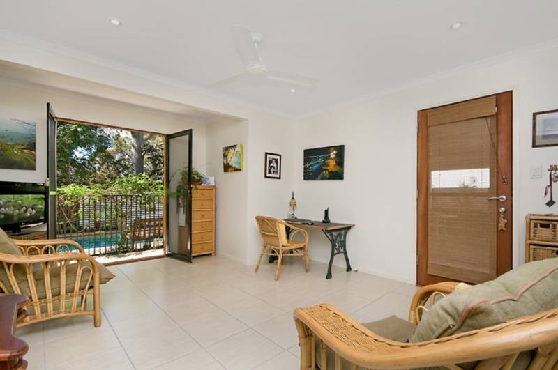 PERSONALITY AND PET FRIENDLY Picture 3