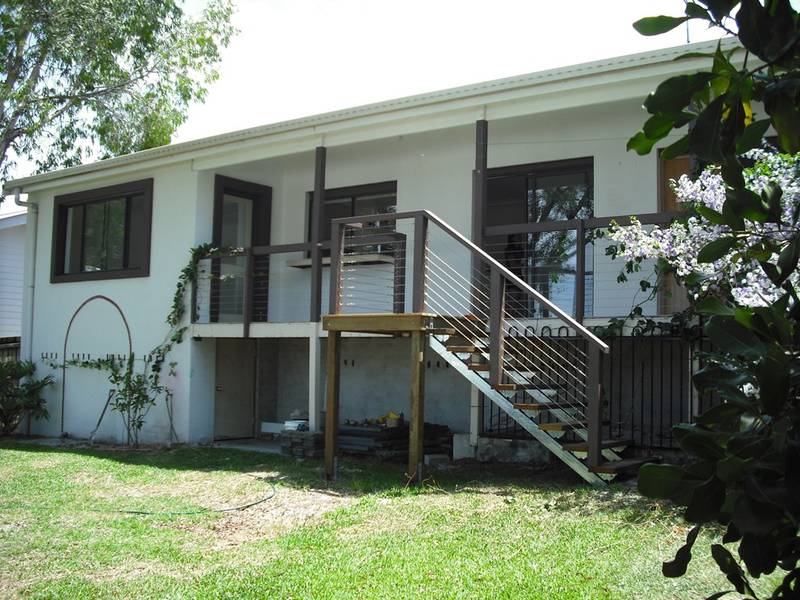 RENOVATED & VIEWS Picture 1