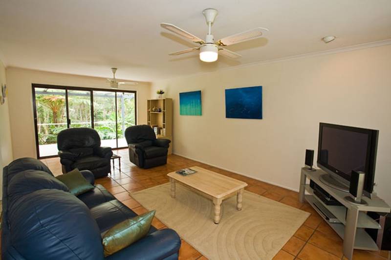 QUARTER ACRE BLOCK IN TOWN Picture 2