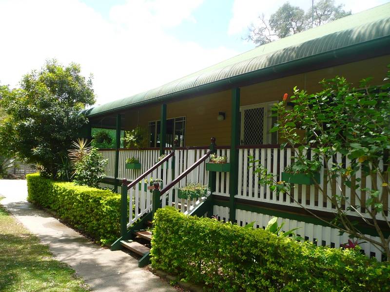 ROOM FOR 3 GENERATIONS Picture 1