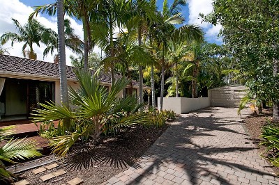 AUCTION - OLD TEWANTIN BEAUTY OPEN SAT 28th NOV 10-11:00AM Picture