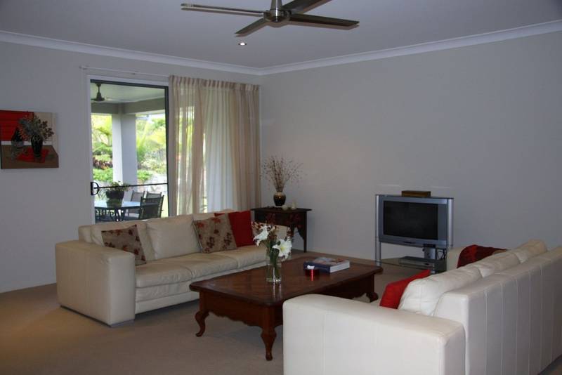 A HOME OF GRAND PROPORTIONS Picture 3