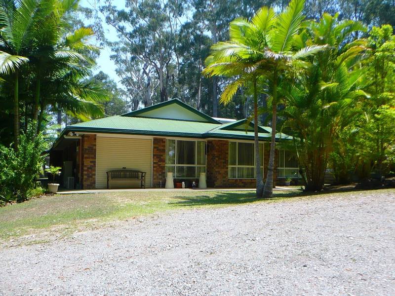 LOTS OF SPACE INSIDE AND OUT Picture 1