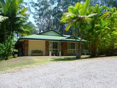 LOTS OF SPACE INSIDE AND OUT Picture LOTS OF SPACE INSIDE AND OUT Picture