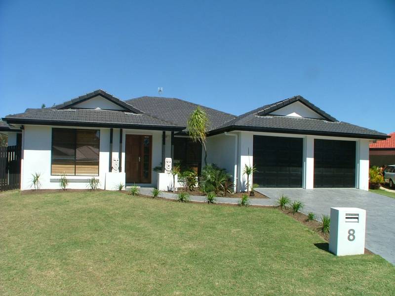 MODERN 4 BEDDER Picture 1