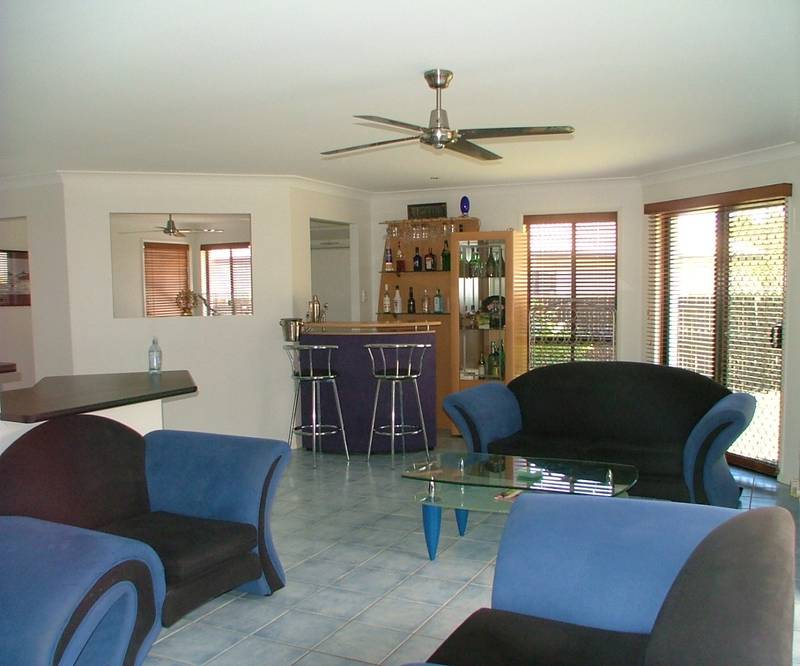 MODERN 4 BEDDER Picture 3