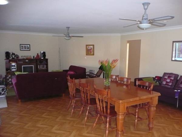 ONE OF NOOSA OUTLOOKS BEST BUYS Picture 2