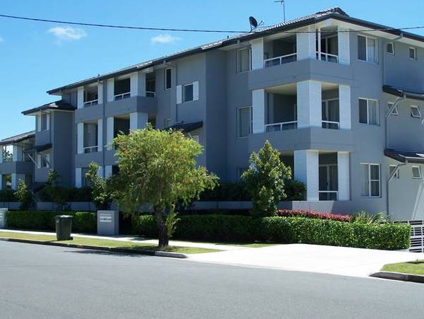 Easy Living by The Broadwater Picture 2