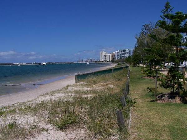 Easy Living by The Broadwater Picture 1