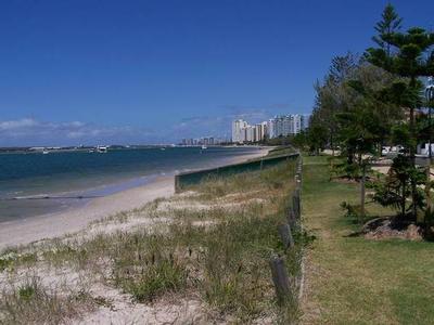 Easy Living by The Broadwater Picture
