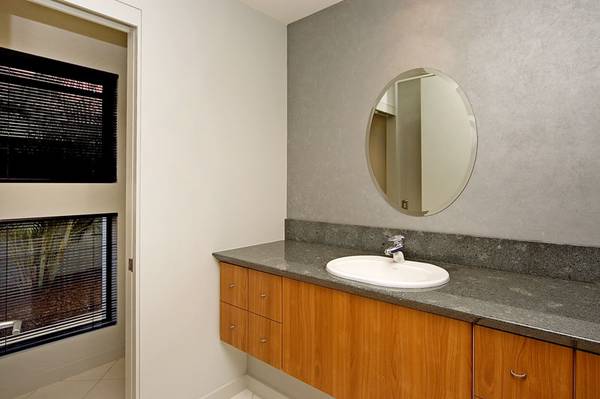 Must Be Sold Picture 2