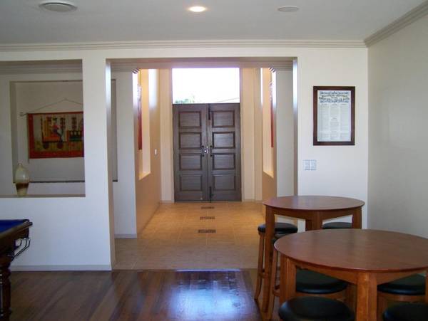 Canal Home With Hope Island Golf Club Membership Picture 2