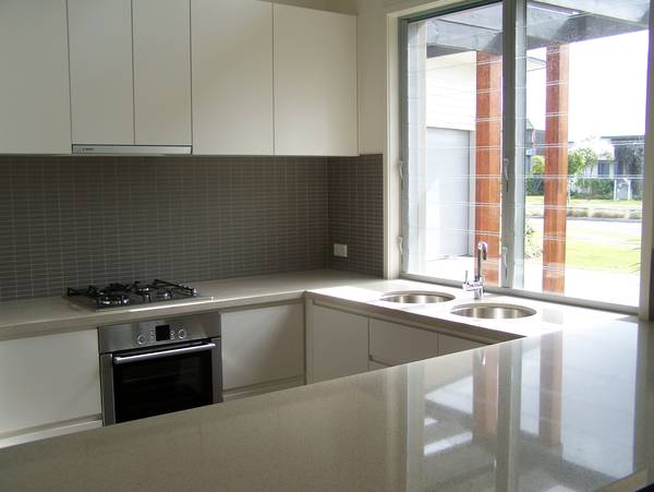 Grand and Gorgeous ...... 1 Weeks rent free Picture 2