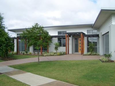 Grand and Gorgeous ...... 1 Weeks rent free Picture Grand and Gorgeous ...... 1 Weeks rent free Picture