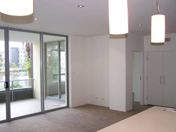 Live in Paradise.... Picture 2