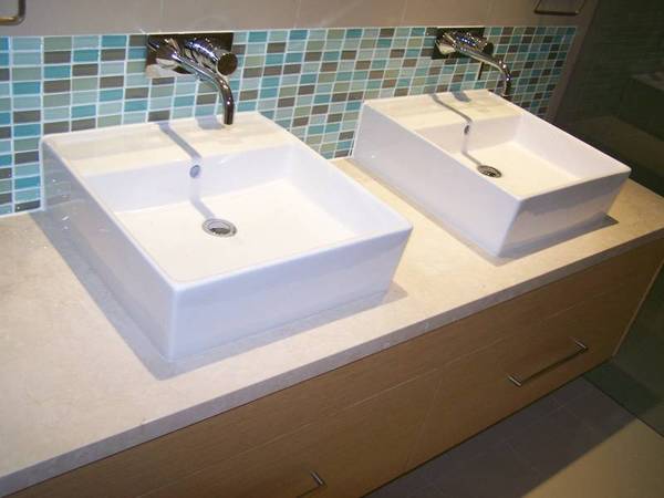 Live in Paradise.... Picture 3