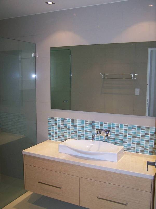 Sleek and Smart - one weeks free rent Picture