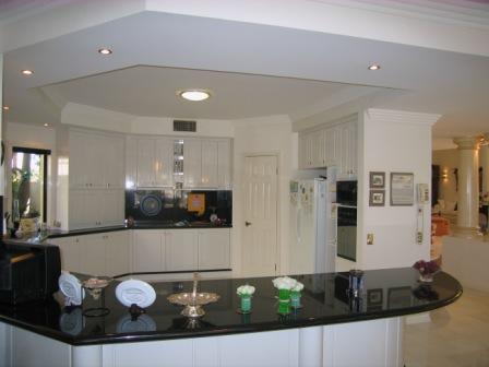 Unparalleled Waterfront Position Picture 2