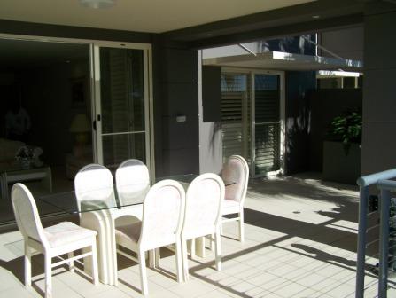 GRAND OUTDOOR ENTERTAINING WITH GOLF COURSE VIEWS Picture 2