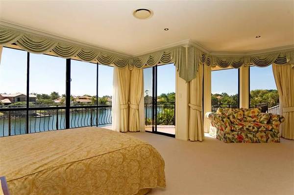 Waterfront Delight... Room for the family Picture Waterfront Delight... Room for the family Picture