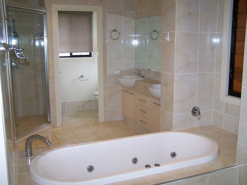 Waterfromt home with room for the family Picture