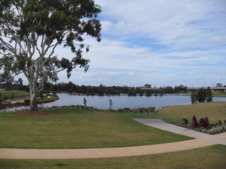 Quiet street on the Lake" Picture 1