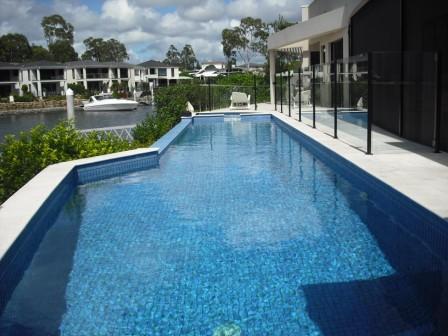 LUXURY HOME BUILT FOR A BOATY WITH A BiiiG BOAT Picture 3