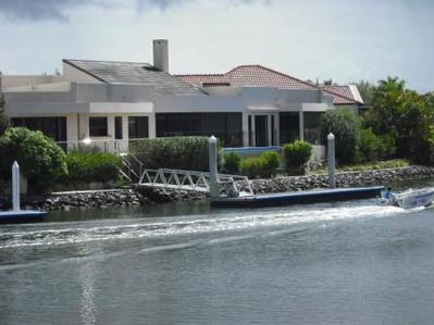 LUXURY HOME BUILT FOR A BOATY WITH A BiiiG BOAT Picture