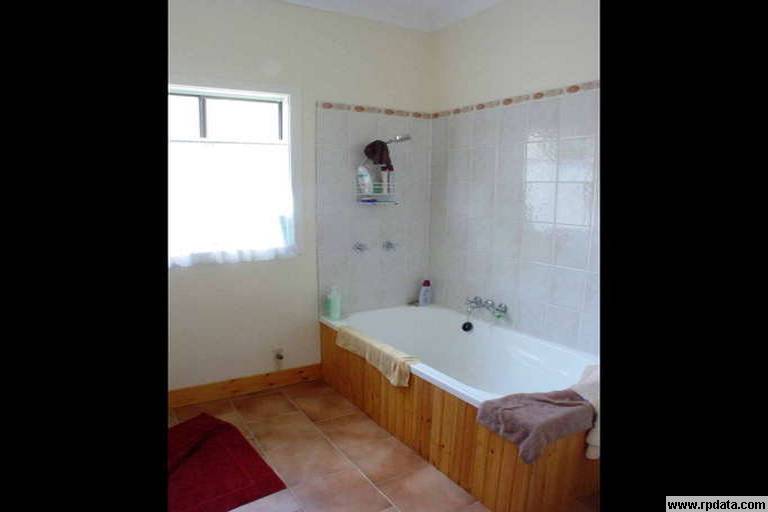 Meters to the water ... Picture 3