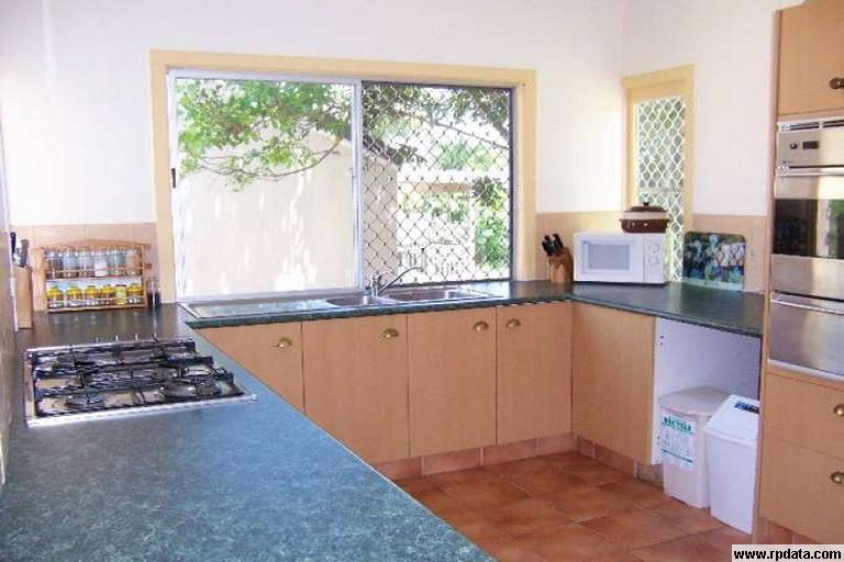 Meters to the water ... Picture 2