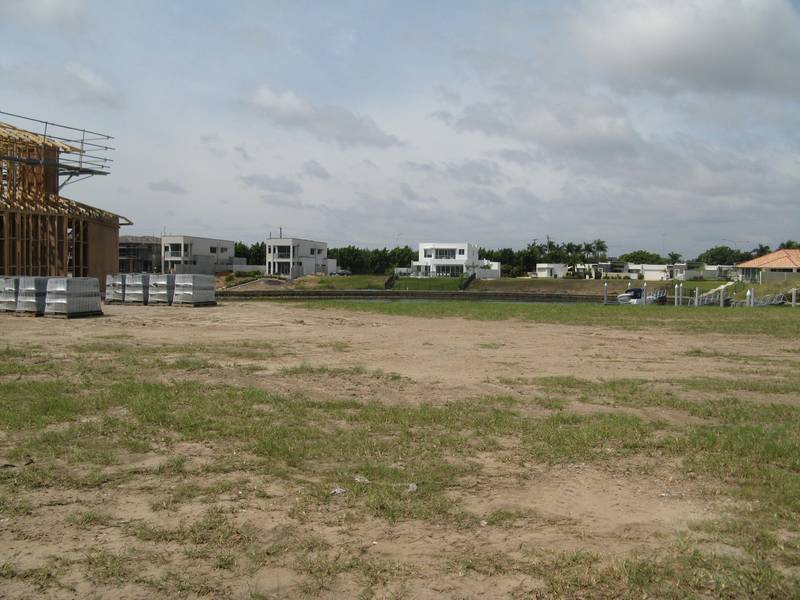 THE ULTIMATE LAND AUCTION - LARGE WATERFRONT PROPERTY Picture 2