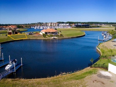 THE ULTIMATE LAND AUCTION - LARGE WATERFRONT PROPERTY Picture