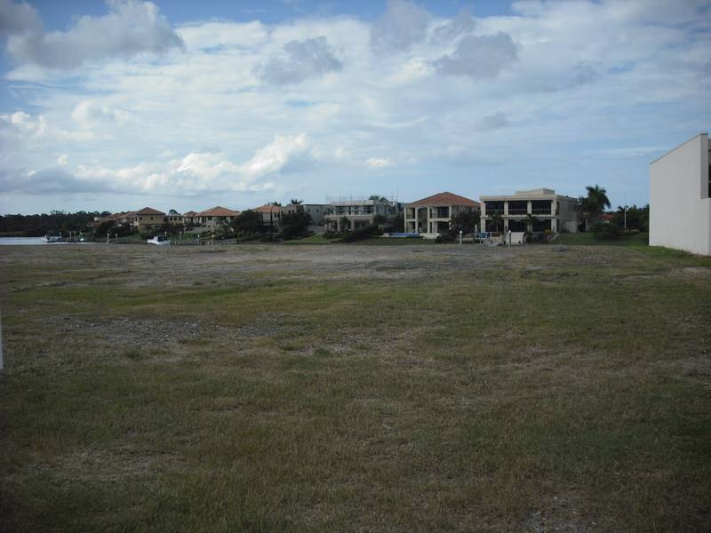 QUICK ACCESS TO THE COOMERA RIVER AND MARINA Picture 3