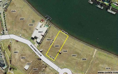 QUICK ACCESS TO COOMERA RIVER AND MARINA Picture