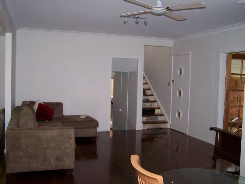 Why rent a Unit when you can have a HOUSE!!
Only Meters to the Water Picture