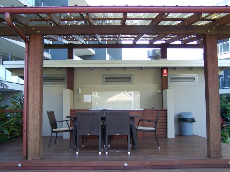 Ground Floor Apartment Picture 3