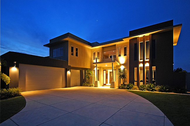 Waterfront Splendor Picture 1