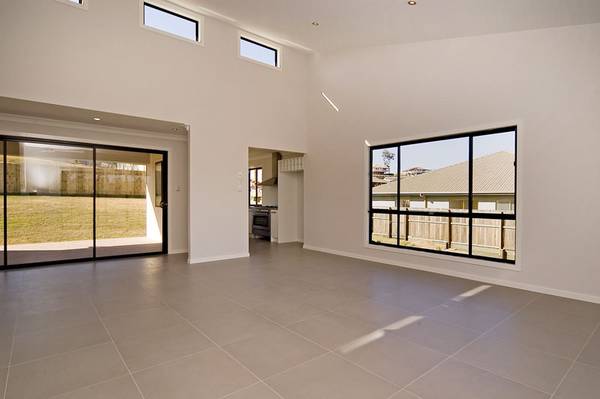 MAGNIFICENTLY MODERN Picture 3