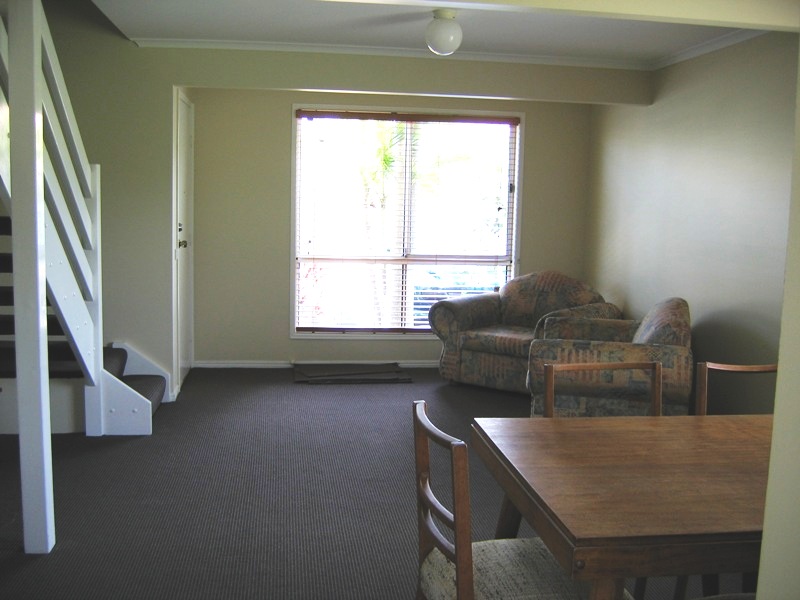 CARRARA PARK TOWNHOUSE Picture 2