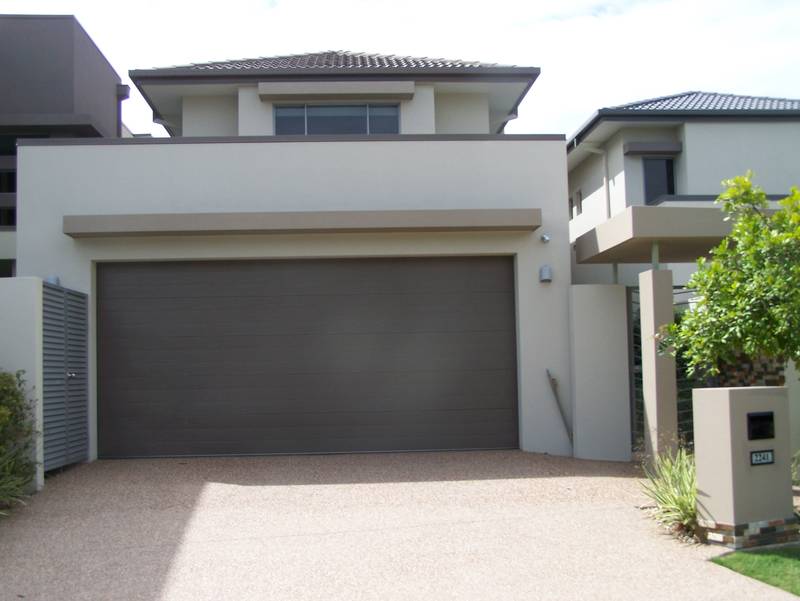 Waterfront Living REDUCED Picture 1