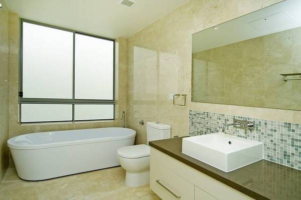 Lake Front... Break Lease Picture 3