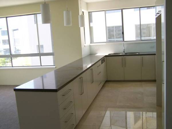 Not To Be Missed...Exclusive living!!! Picture 1