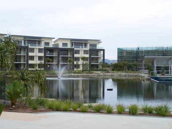 Not To Be Missed...Exclusive living!!! Picture 3