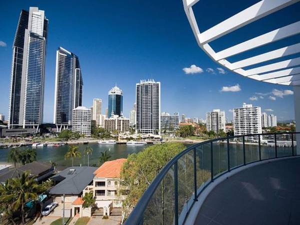 LUXURY PENTHOUSE With Views.... Picture 1