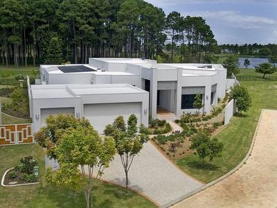 Luxury Golf Course Living Picture