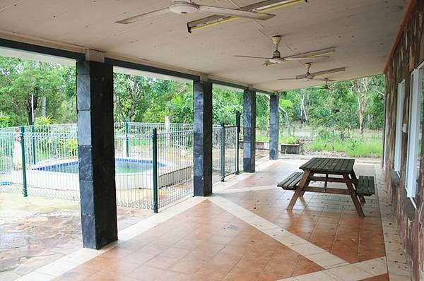 Dundee Beach Home Picture 2