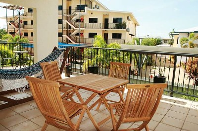 Stylish Living On The City Edge Picture Stylish Living On The City Edge Picture