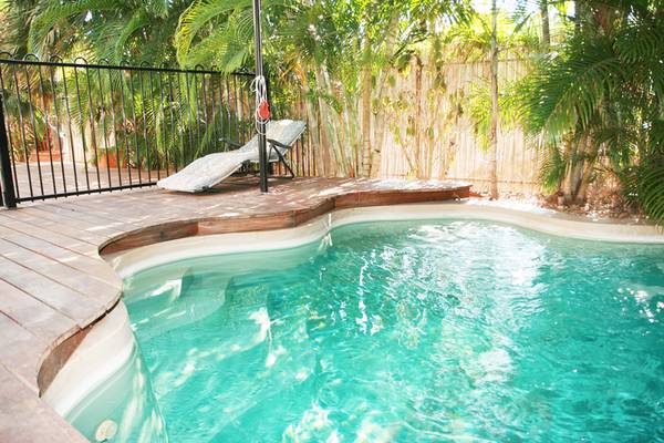 Townhouse Gem in Superb Location Picture 1