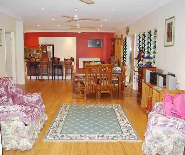 Super Size Rural Home Picture